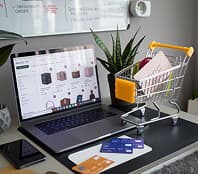 E-commerce & Retail